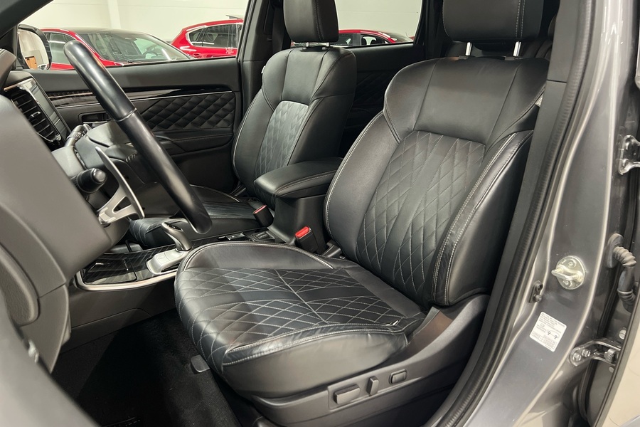 Mitsubishi Outlander PHEV vaihtoauto