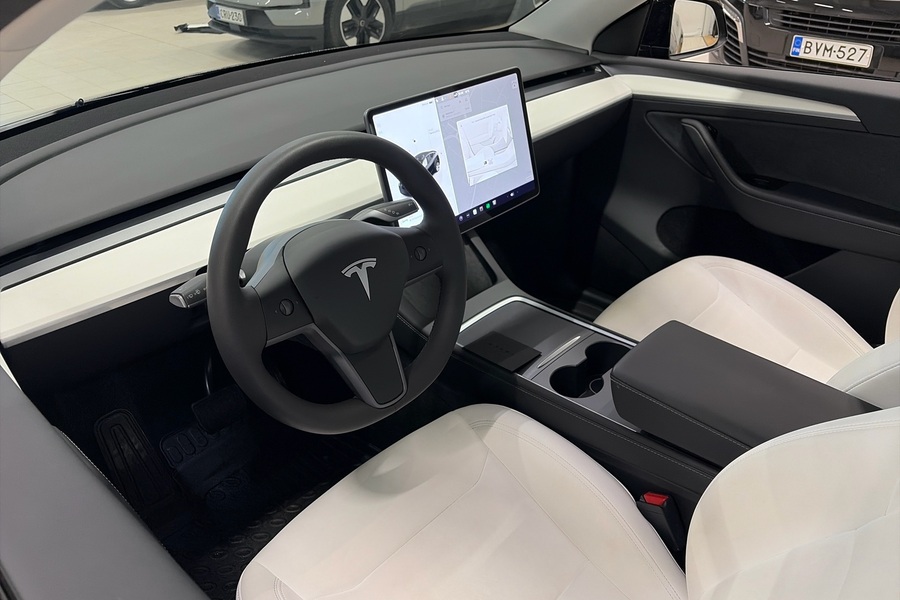 Tesla Model Y vaihtoauto