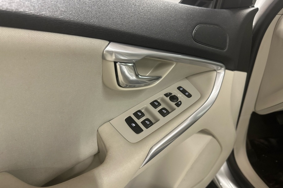 Volvo V40 Cross Country vaihtoauto