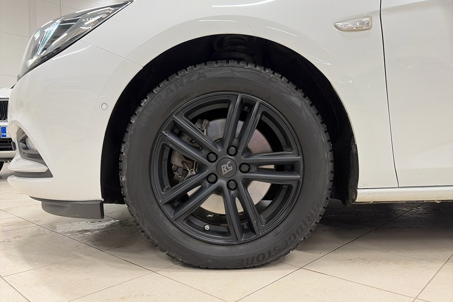 Opel Astra vaihtoauto