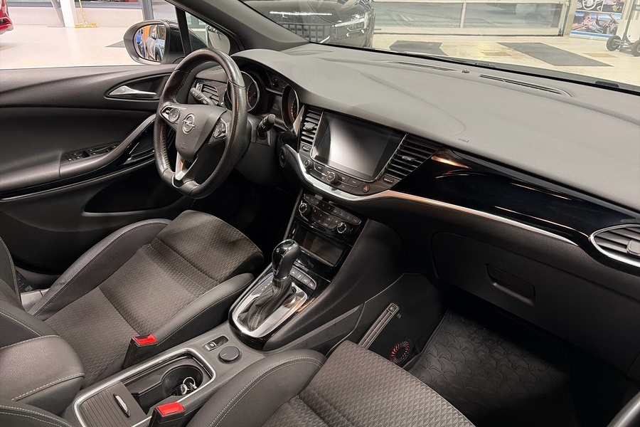 Opel Astra vaihtoauto