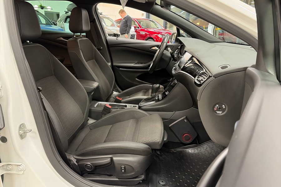 Opel Astra vaihtoauto