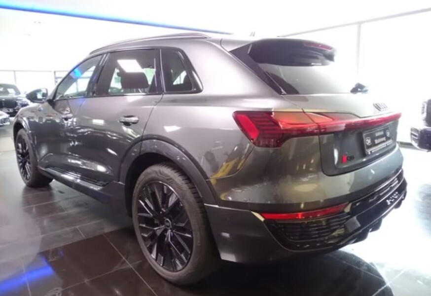 Audi Q8 e-tron vaihtoauto