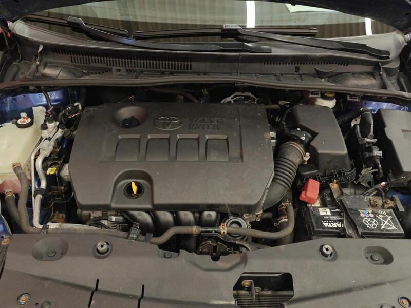 Toyota Avensis vaihtoauto