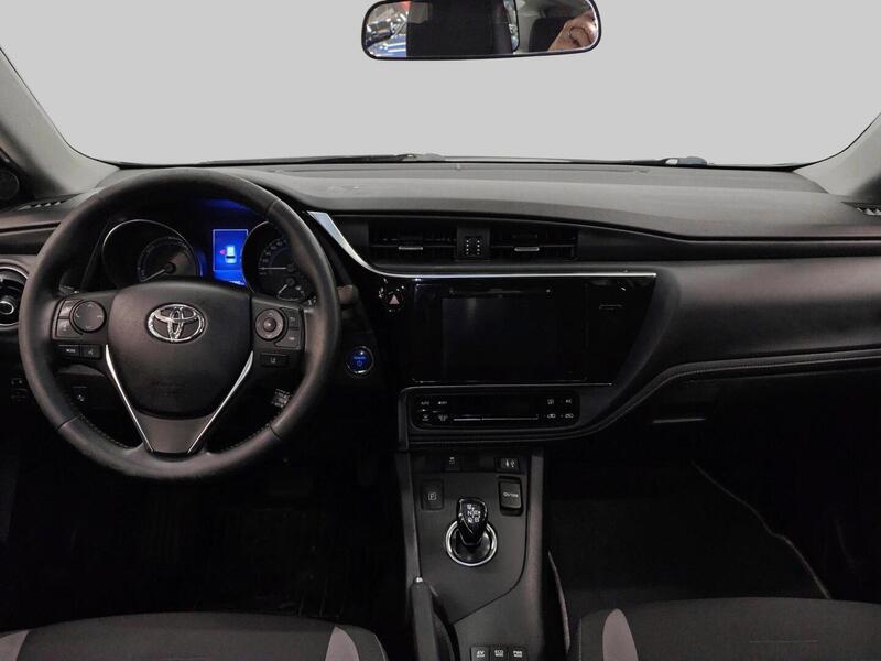 Toyota Auris vaihtoauto