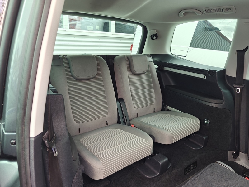 SEAT Alhambra vaihtoauto