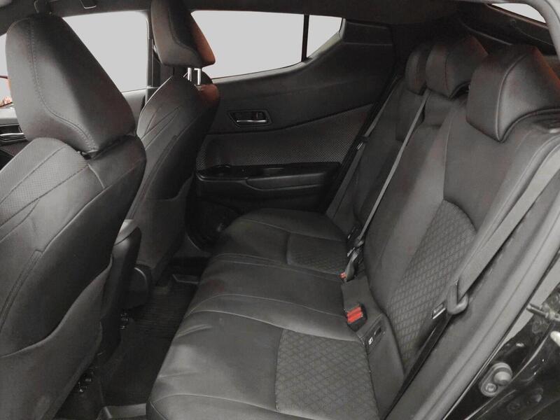 Toyota C-HR vaihtoauto