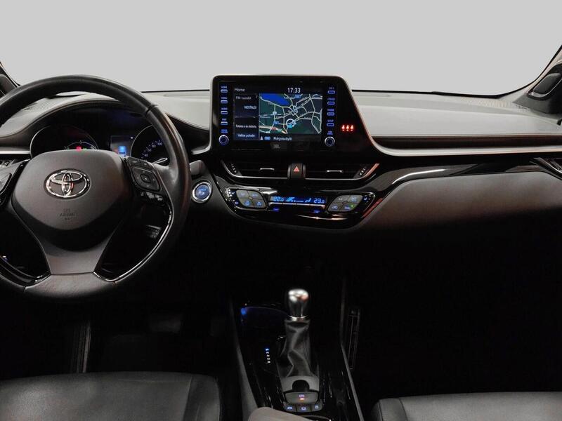 Toyota C-HR vaihtoauto