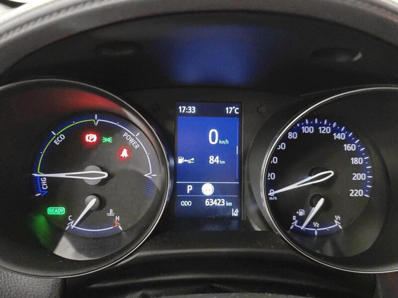 Toyota C-HR vaihtoauto