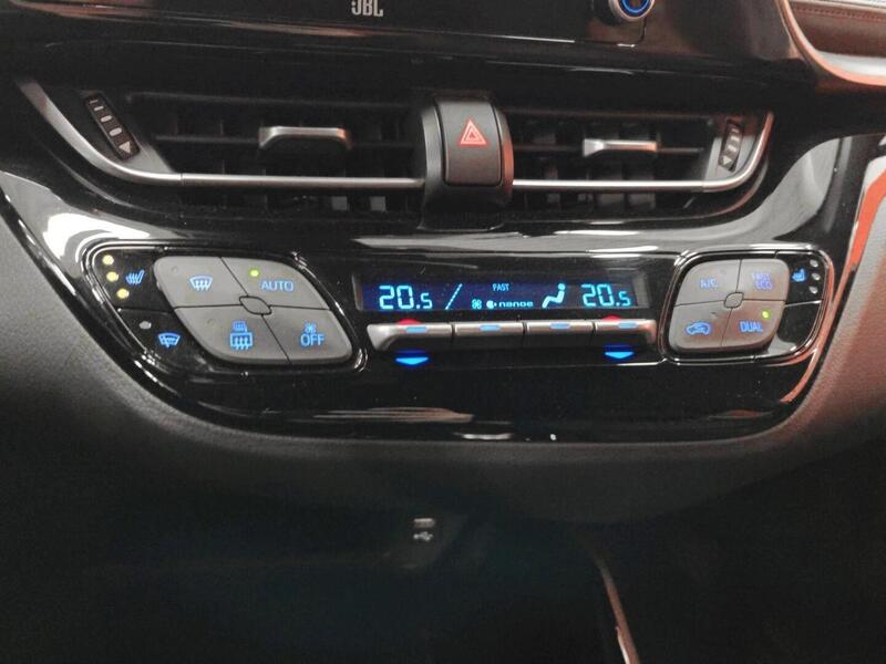 Toyota C-HR vaihtoauto