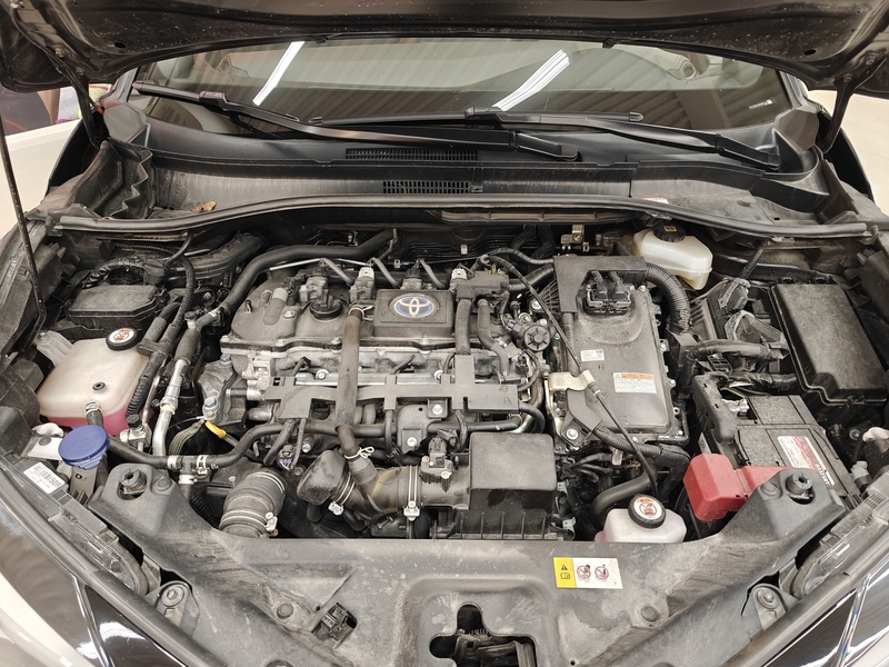 Toyota C-HR vaihtoauto