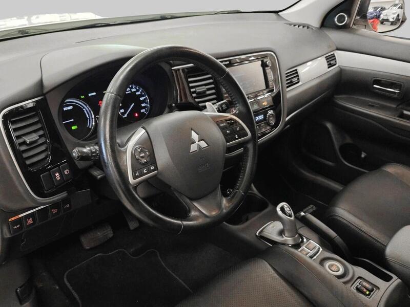 Mitsubishi Outlander PHEV vaihtoauto