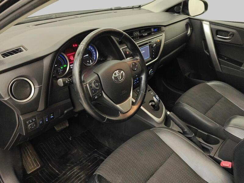 Toyota Auris vaihtoauto