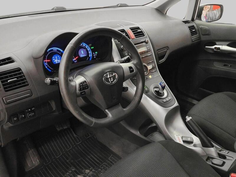 Toyota Auris vaihtoauto