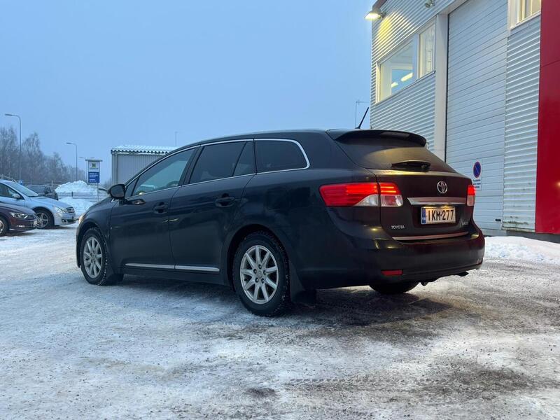 Toyota Avensis vaihtoauto