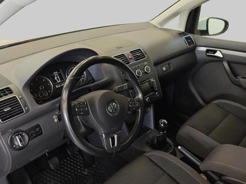 Volkswagen Touran vaihtoauto