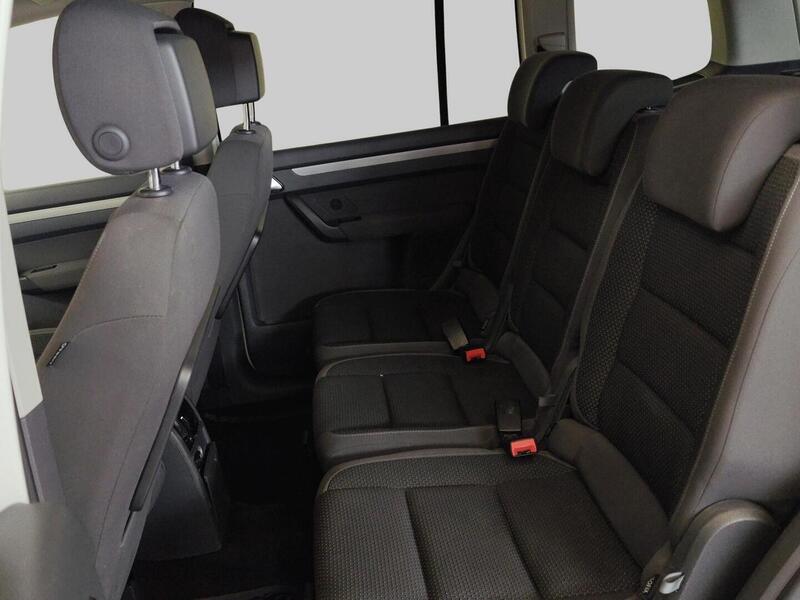 Volkswagen Touran vaihtoauto