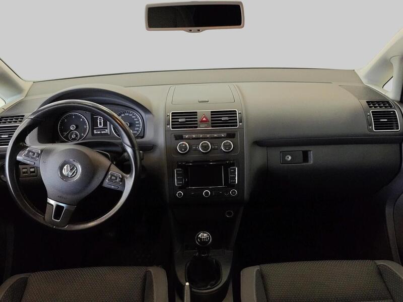 Volkswagen Touran vaihtoauto