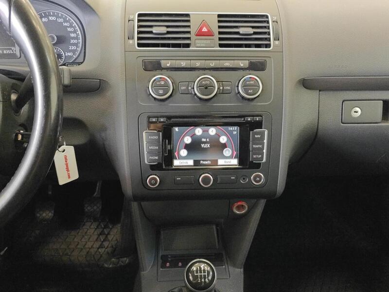 Volkswagen Touran vaihtoauto