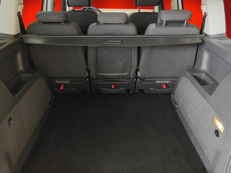 Volkswagen Touran vaihtoauto