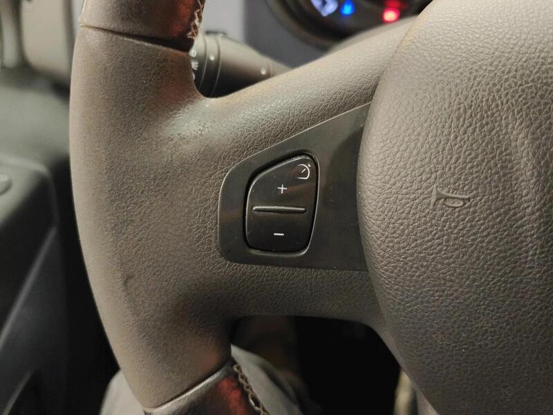 Opel Vivaro vaihtoauto