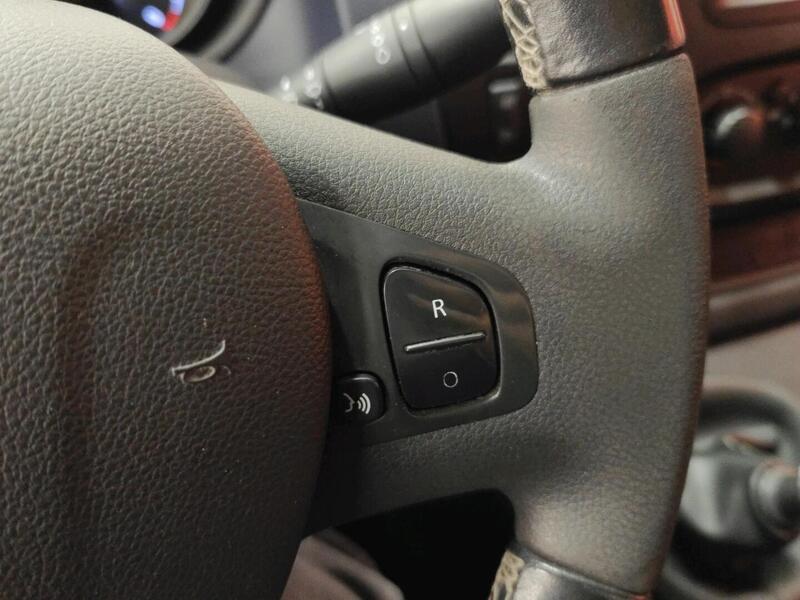 Opel Vivaro vaihtoauto