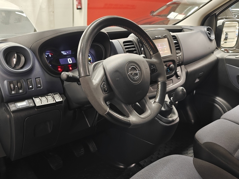 Opel Vivaro vaihtoauto