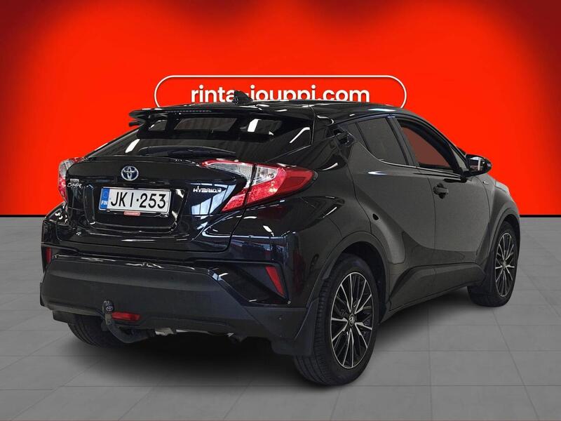 Toyota C-HR vaihtoauto