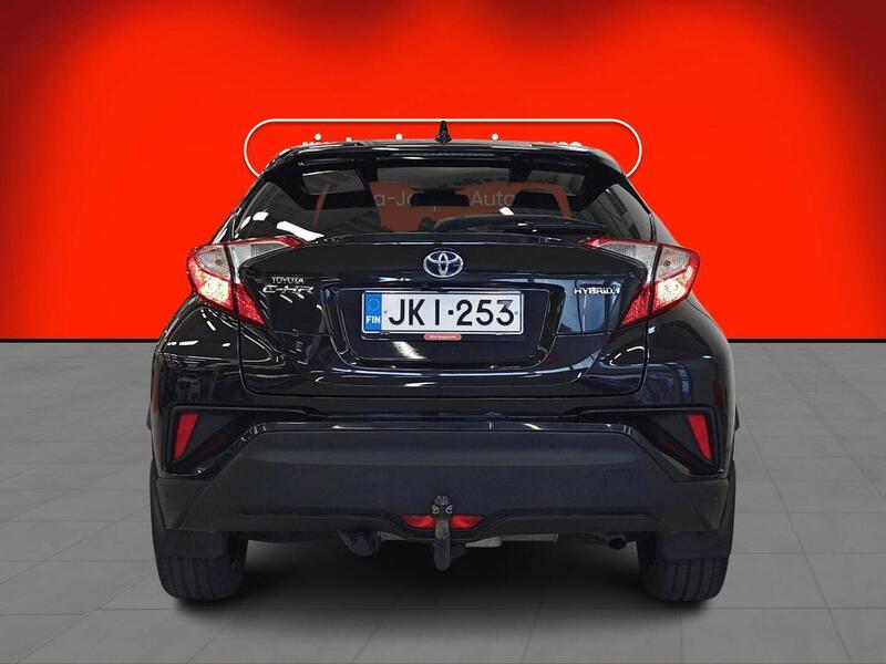 Toyota C-HR vaihtoauto