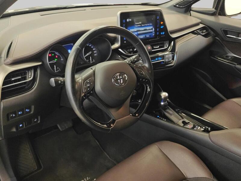 Toyota C-HR vaihtoauto