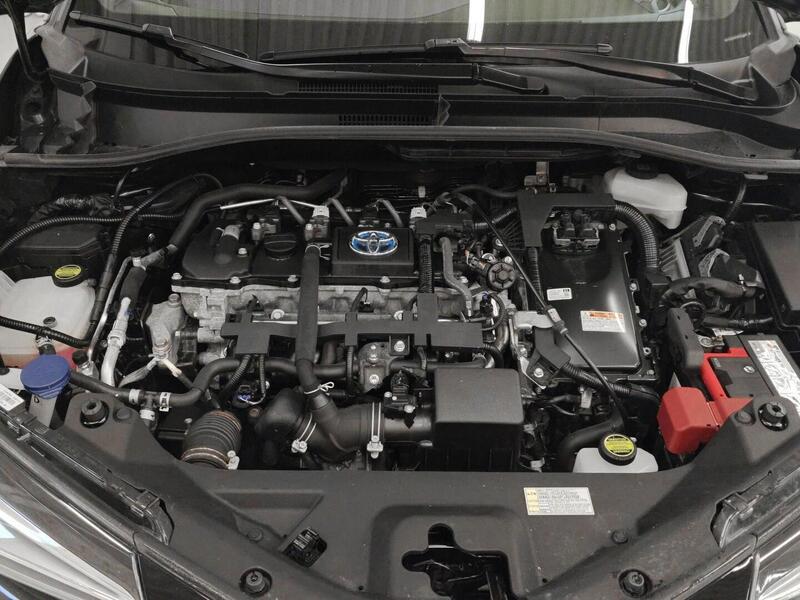 Toyota C-HR vaihtoauto