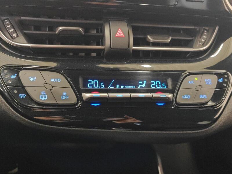 Toyota C-HR vaihtoauto