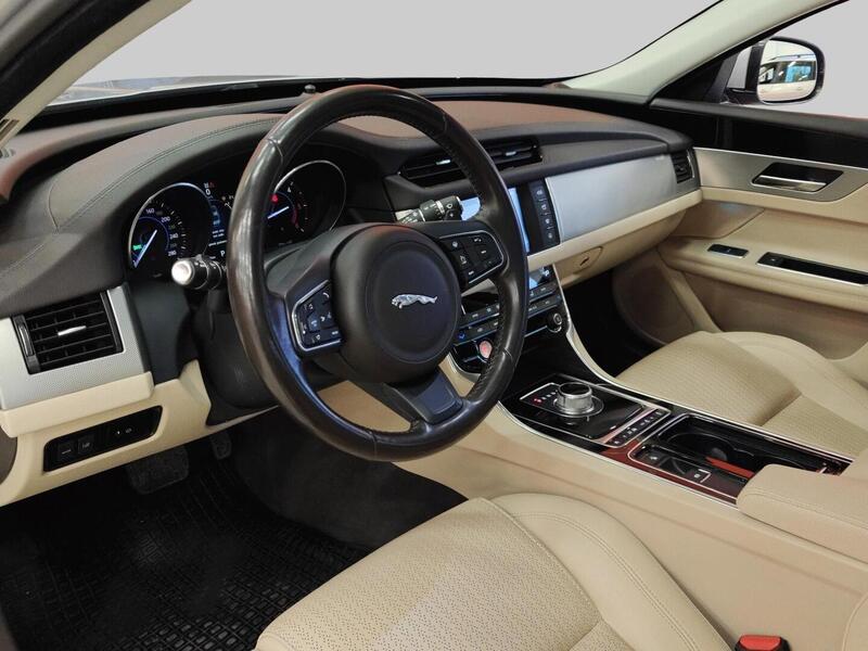 Jaguar XF vaihtoauto