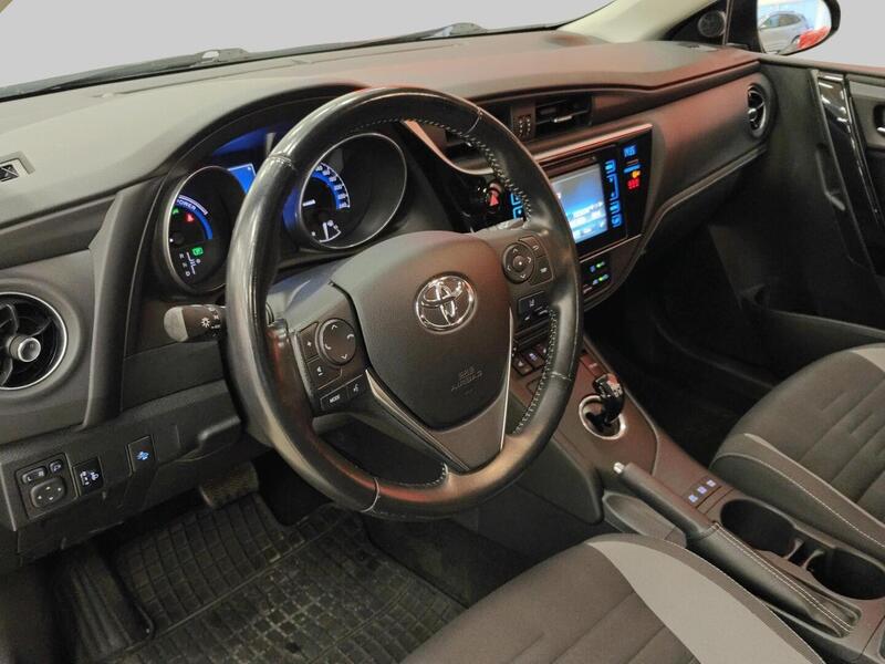 Toyota Auris vaihtoauto