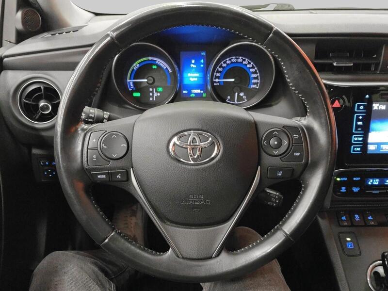 Toyota Auris vaihtoauto