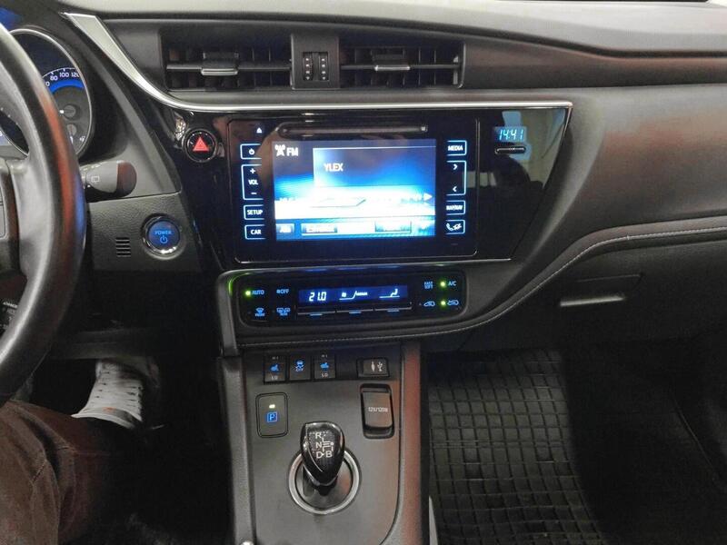 Toyota Auris vaihtoauto