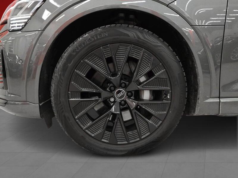 Audi Q8 e-tron vaihtoauto