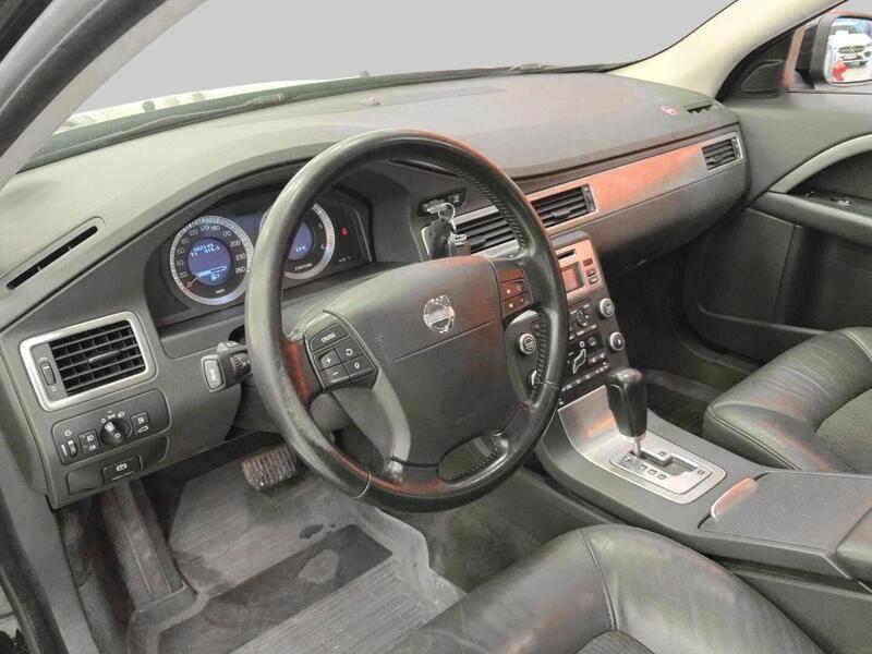 Volvo V70 vaihtoauto