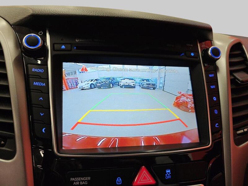 Hyundai i30 5d vaihtoauto