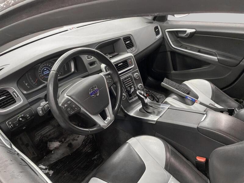 Volvo V60 Cross Country vaihtoauto