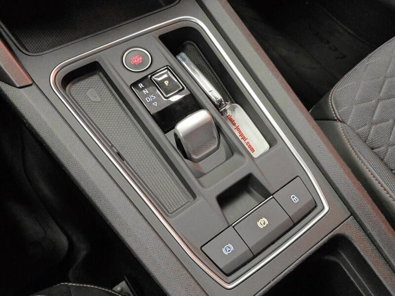 SEAT Leon Sportstourer vaihtoauto