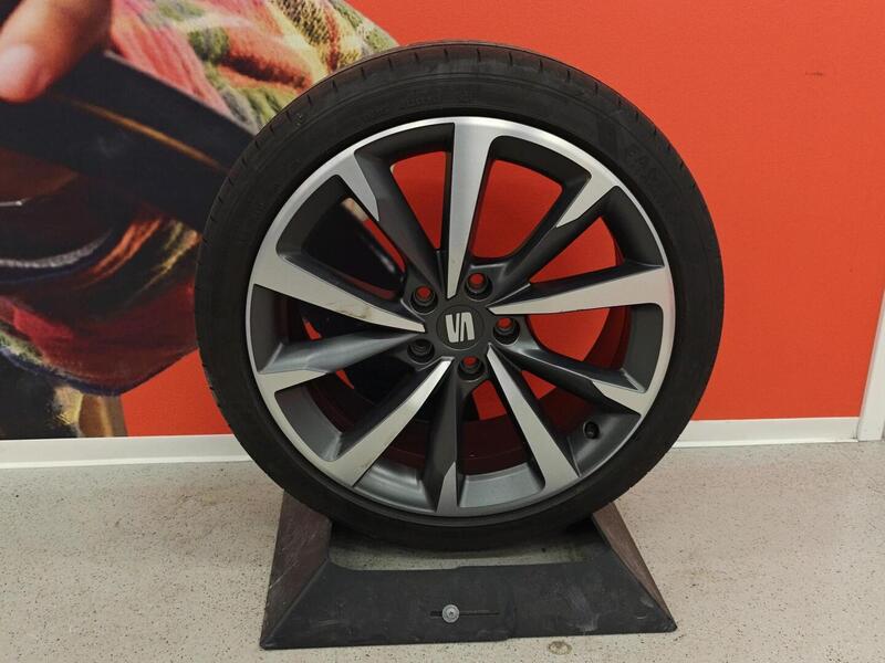 SEAT Leon Sportstourer vaihtoauto