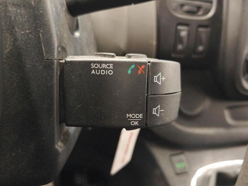 Nissan NV300 vaihtoauto