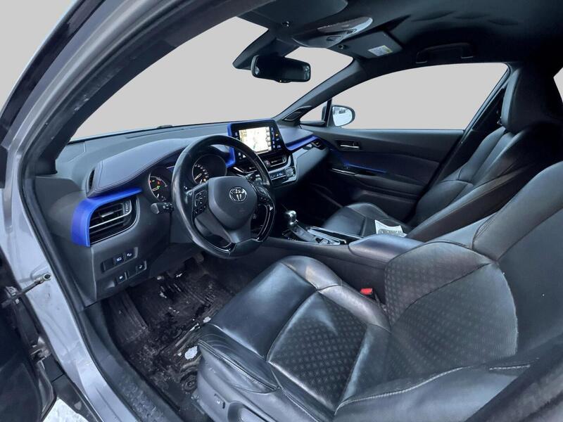 Toyota C-HR vaihtoauto