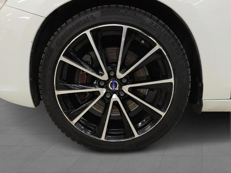 Volvo V60 vaihtoauto