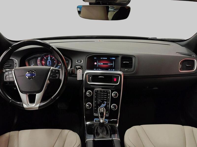 Volvo V60 vaihtoauto