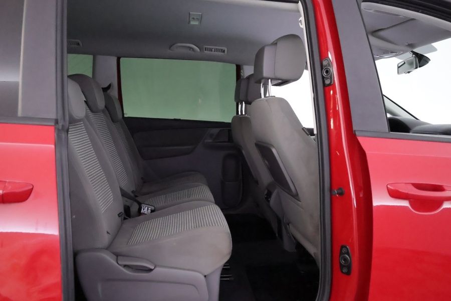 SEAT Alhambra vaihtoauto