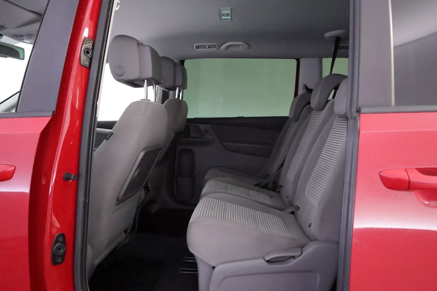 SEAT Alhambra vaihtoauto