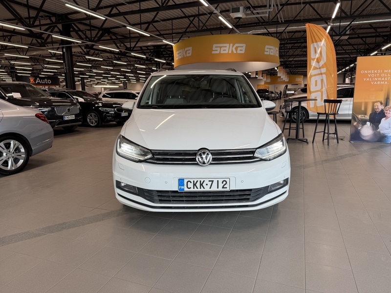 Volkswagen Touran vaihtoauto