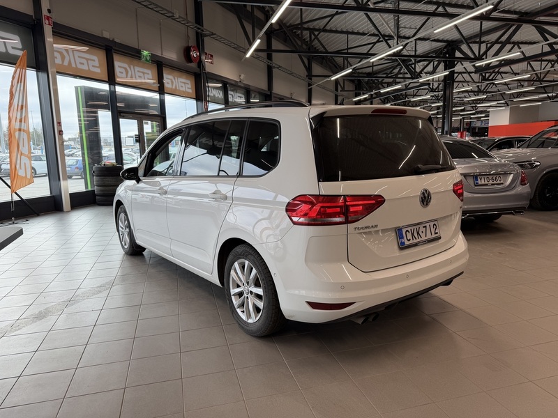 Volkswagen Touran vaihtoauto